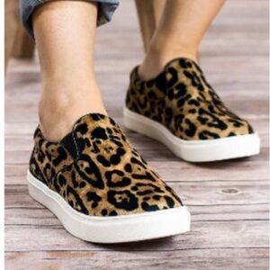 Steve Madden women’s slip on leopard print sneakers‎ size 8.5 M